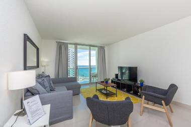 Beachfront 2 bedroom at Tides Hollywood 8th floor