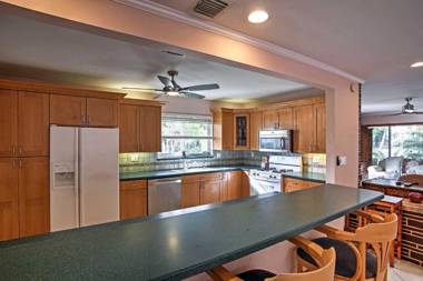 Hollywood House with Private Heated Pool and Hot Tub!