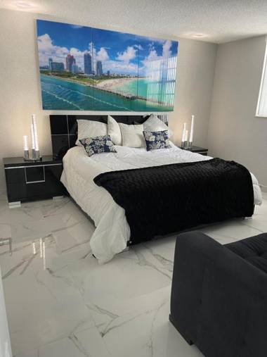 Beachfront Hollywood