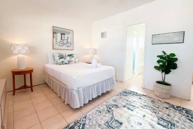 Tropic Isle Hotel & Apartment