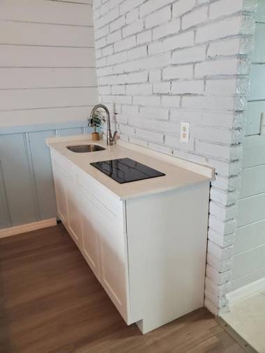 Hollywood Gardens Inn & Suites