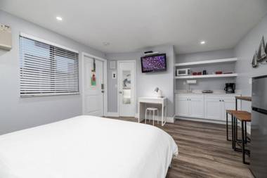 Shell on the Beach 104 - RENOVATED