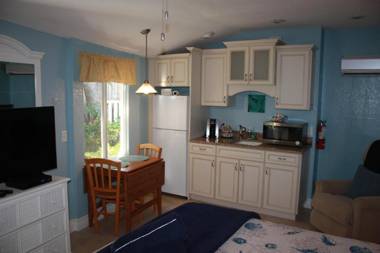 An Island Getaway at Palm Tree Villas