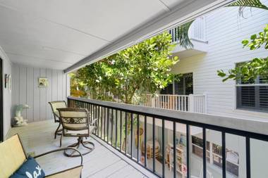 Seashell 19 2 Bedrooms Pool Access WiFi Sleeps 6 Walk to Beach