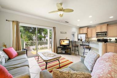 Sea Star 107 3 Bedroom Pool Walk to Beach Balcony Jetted Tub Sleeps 6