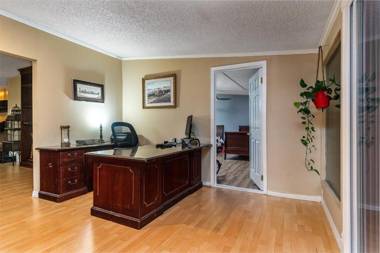 Luxury Waterfront Pool House 7 mins to TIAA Bank Field