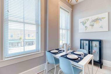 Sunny & bright - cute 1 BR apt in historic SPR