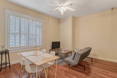LT Stay Discounts! Cozy 2 BR Apt - Pet Friendly!