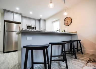 Renovated Riverside Retreat 2BR 1BA - Avondale Area Unit 2