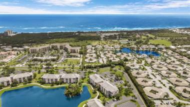 Jupiter Bay D404 Jupiter Beach Vacation Rental by Unique Vaca Stay