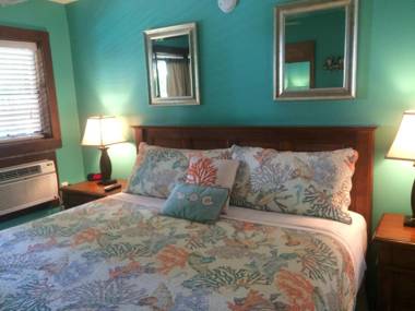 Courtney's Place Historic Cottages & Inns