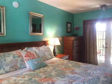 Courtney's Place Historic Cottages & Inns