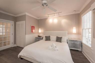 Alexander's Gay Lesbian Guesthouse (Adult Only 21+)