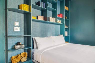 Blue Room at The Grand Maloney