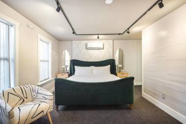 Yellow Room at The Grand Maloney