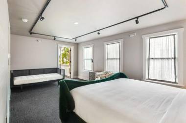 Yellow Room at The Grand Maloney