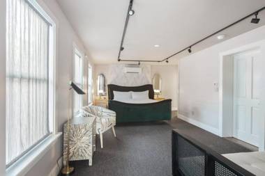 Yellow Room at The Grand Maloney