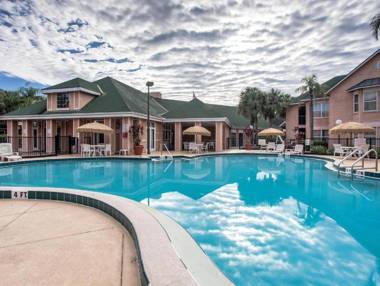 The Palms Hotel and Villas