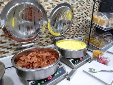 Best Western Plus Kissimmee-Lake Buena Vista South Inn & Suites