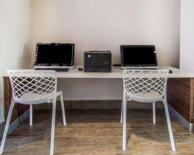 Quality Inn & Suites By the Parks