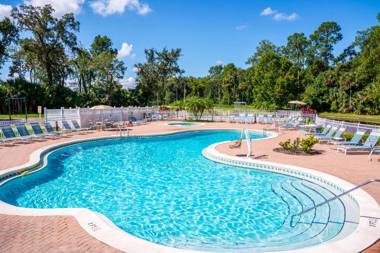 Barefoot Inn and Suites