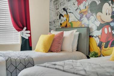 Five Bedrooms Single Family 4759