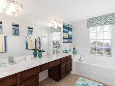 Windsor Hills 6 Bedrooms Pool Villa 2.5 miles to Disney - 2540HS