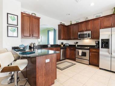 Windsor Hills 6 Bedrooms Pool Villa 2.5 miles to Disney - 2540HS