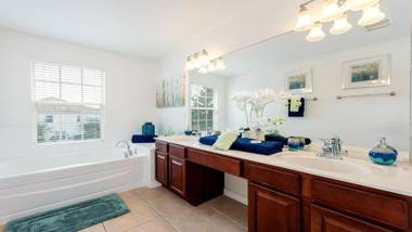 Windsor Hills 6 Bedrooms Pool Villa 2.5 miles close to Disney - 2536HS