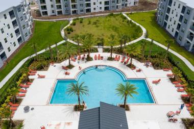 Gorgeous Two Bedroom Apto Close to Disney 306