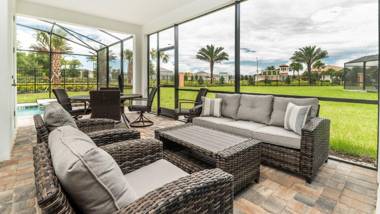 Tropical Breeze In Solara Resort