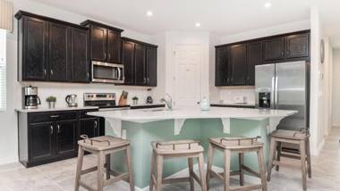 Tropical Breeze In Solara Resort