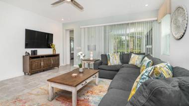 Tropical Breeze In Solara Resort