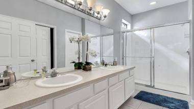 Windsor Hills Luxury Pool Villa Close to Disney- 7797BC