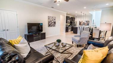 Sweet Orlando Cottage