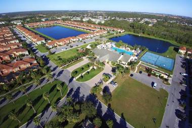 Stunning 4 Bd w/ Pool Close to Disney 8940