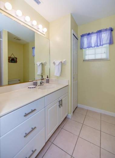 Mickey's Lake Villa 2