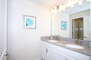 Ravishing Four Bd w/ Pool Close to Disney 4947