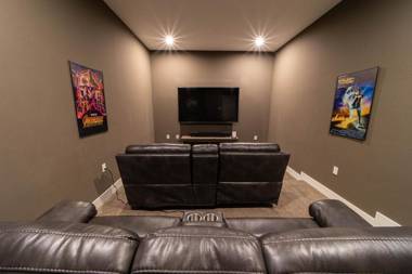 Luxury Home in Bears Den Near Disney with Private Pool Movie Room Pool Table & Resort Amenities - 7924JC