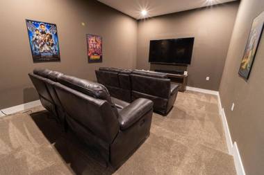 Luxury Home in Bears Den Near Disney with Private Pool Movie Room Pool Table & Resort Amenities - 7924JC