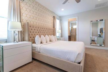 Luxurious 5Bd Single Family w Pool&Jacuzzi @Encore Resort 7432