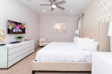 Luxurious 5Bd Single Family w Pool&Jacuzzi @Encore Resort 7432