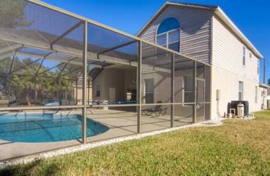 5 Bedroom 3 and half Bathroom Luxury Villa at Windsor Palms