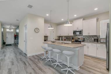 Storey Lake - 5 Bedroom Pool Home- 1667ST