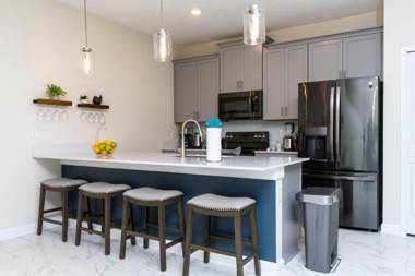 Stunning 5 Bd w/ Pool Close to Disney 2905