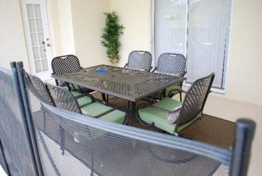 Luxury 5-Bed Villa located only 3 miles from Disney World