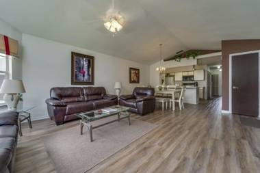 Judy's Villas at Island Club Condo