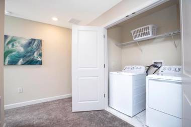 Marvelous 7Bd/5Ba Family Friendly w/ GameRoom & Pool Close to Disney 1201