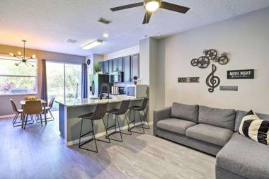 Just 10 mins from Disney and walking distance to outlets restaurants