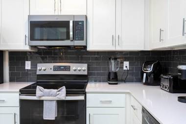 Gorgeous 3Bd/2Ba Condo Close to Disney @StoreyLakeResort 108 3151